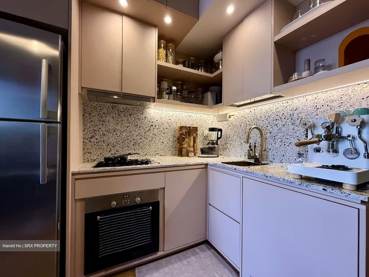 Commonwealth Towers (D3), Condominium #530484261